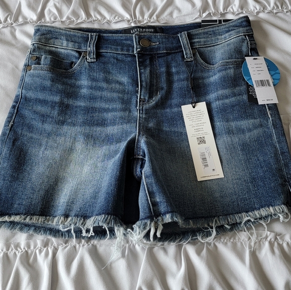NWT! Liverpool Shorts - 2 - Picture 3 of 8
